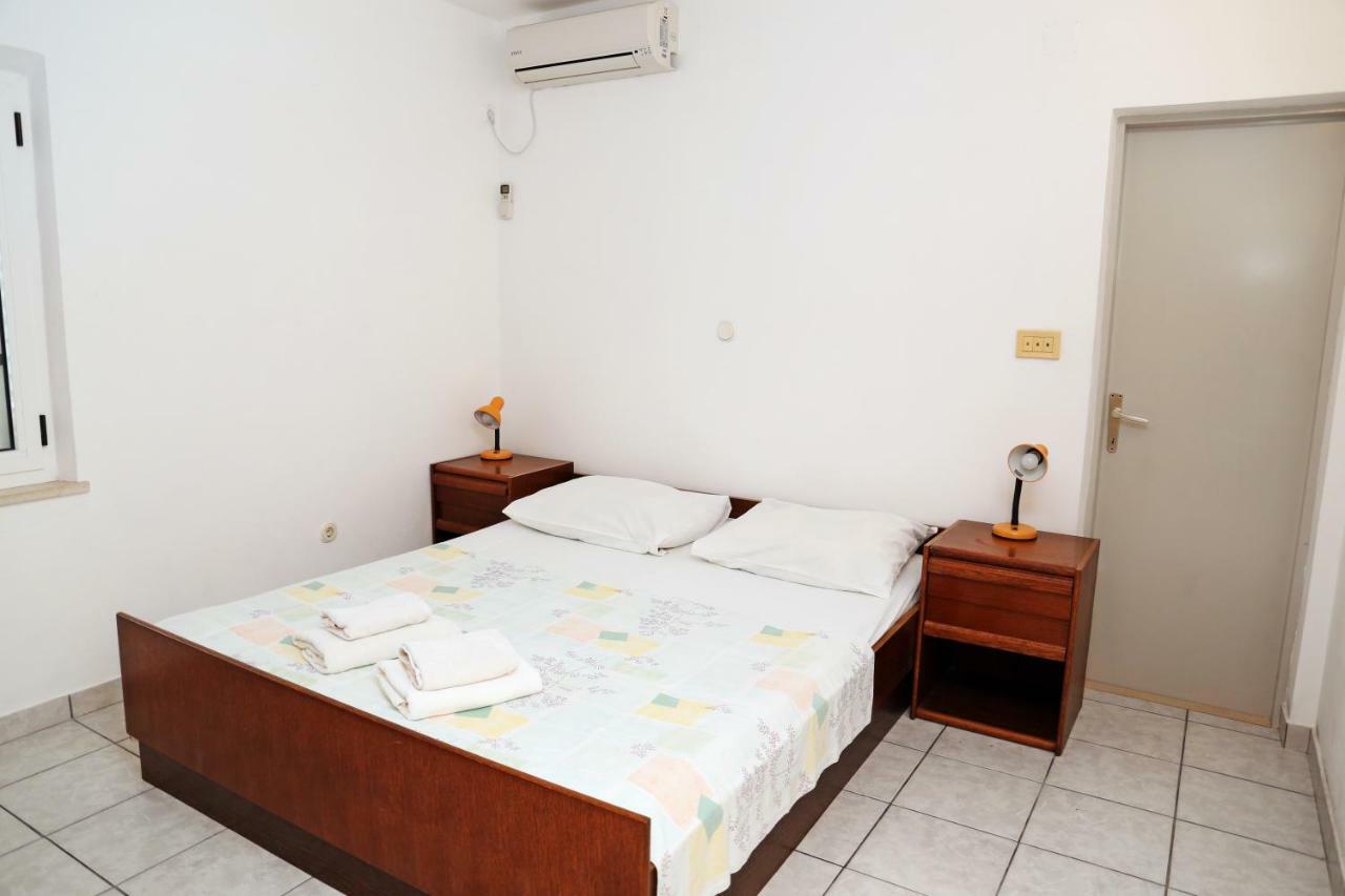 Apartments Katica Lumbarda Exterior photo